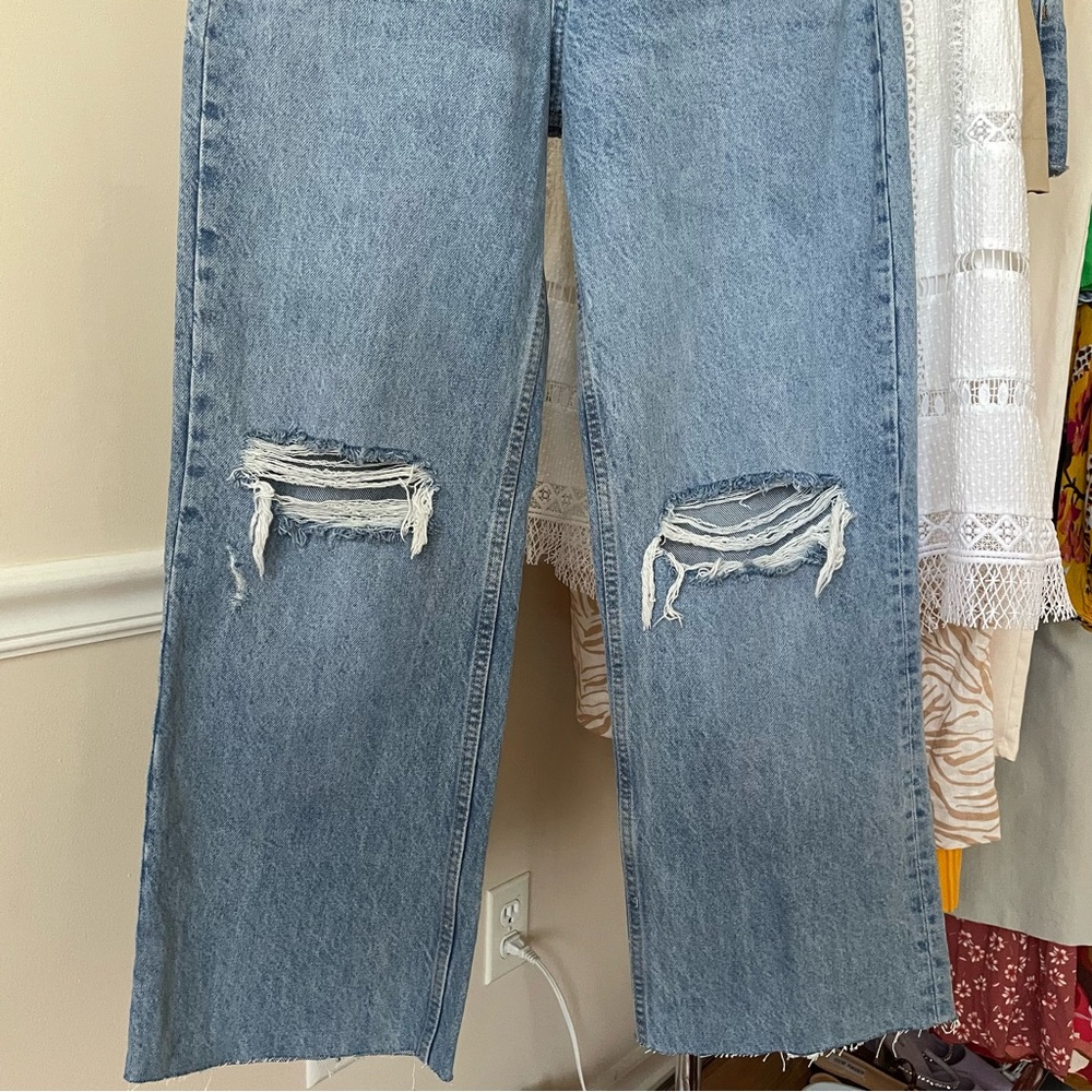 ZARA High Rise Straight Leg Ripped Knee Jeans Size 4 - Picture 3 of 11
